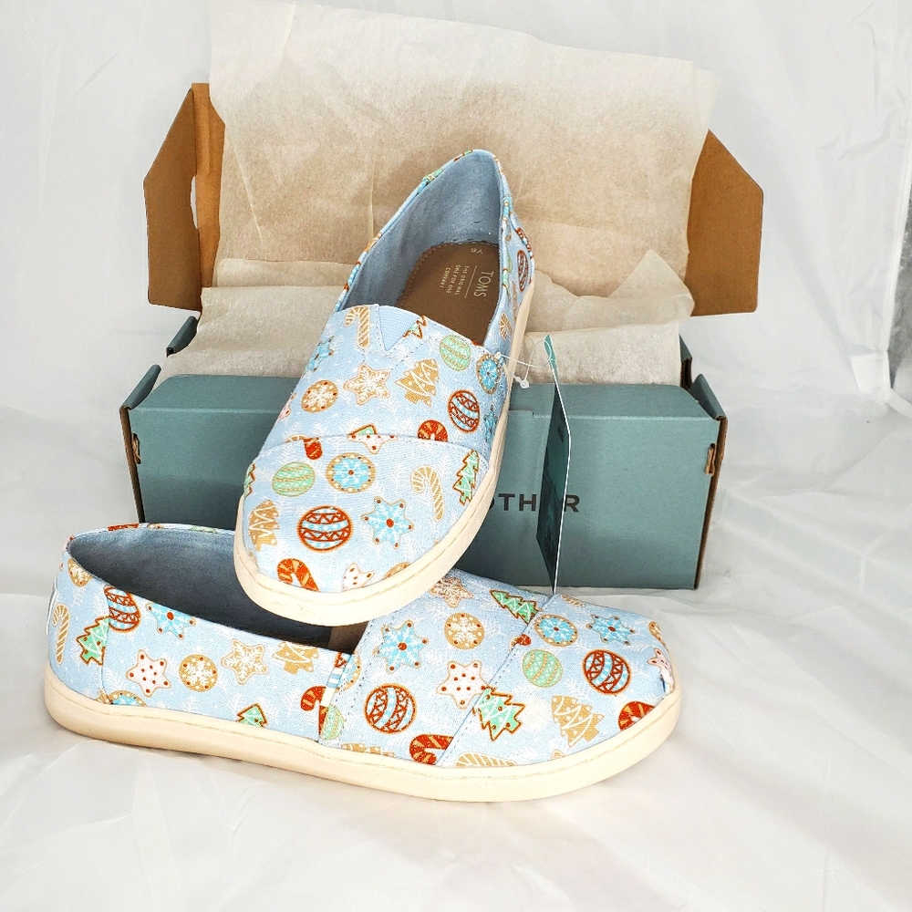 Tom's Sugar cookie canvas shoes. Youth size 6